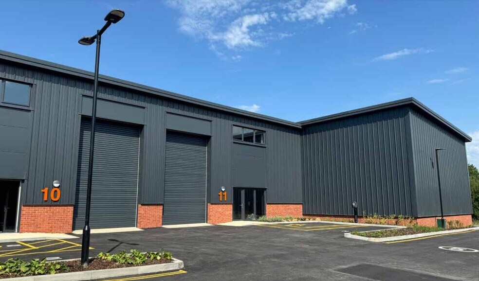 Knowle Ln, Eastleigh à vendre - Photo de l’immeuble – Image 2 sur 2