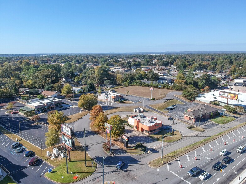 3055 Tyler Dr, Northport, AL à vendre - Photo de l’immeuble – Image 2 sur 8