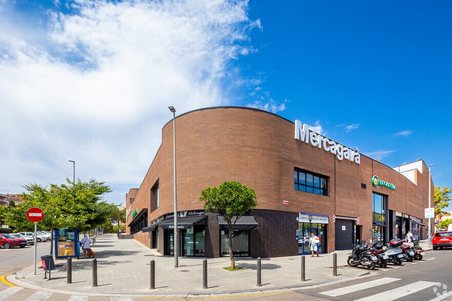 Local commercial dans Gavà, Barcelona à vendre - Photo de l’immeuble – Image 2 sur 3