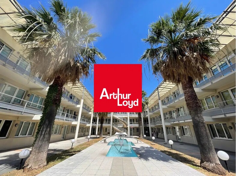 7 Avenue Andre Roussin, Marseille à louer - Photo de l’immeuble – Image 1 sur 8