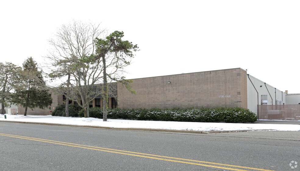 1710 Oak St, Lakewood, NJ à louer - Photo principale – Image 1 sur 3