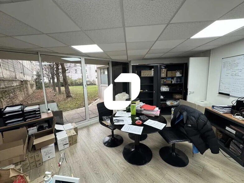 Bureau dans Montrouge à louer - Photo de l’immeuble – Image 3 sur 5