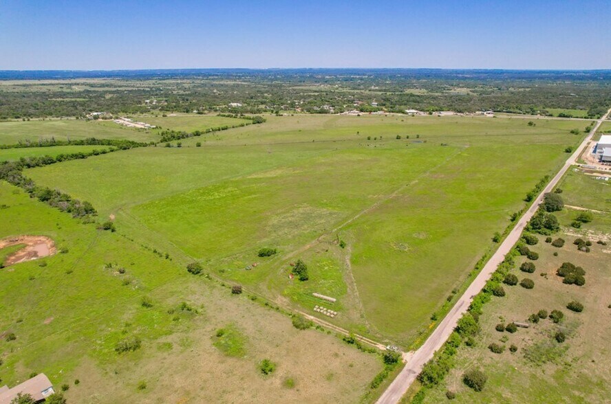 N US Hwy 183, Briggs, TX à vendre - Photo de l’immeuble – Image 3 sur 16