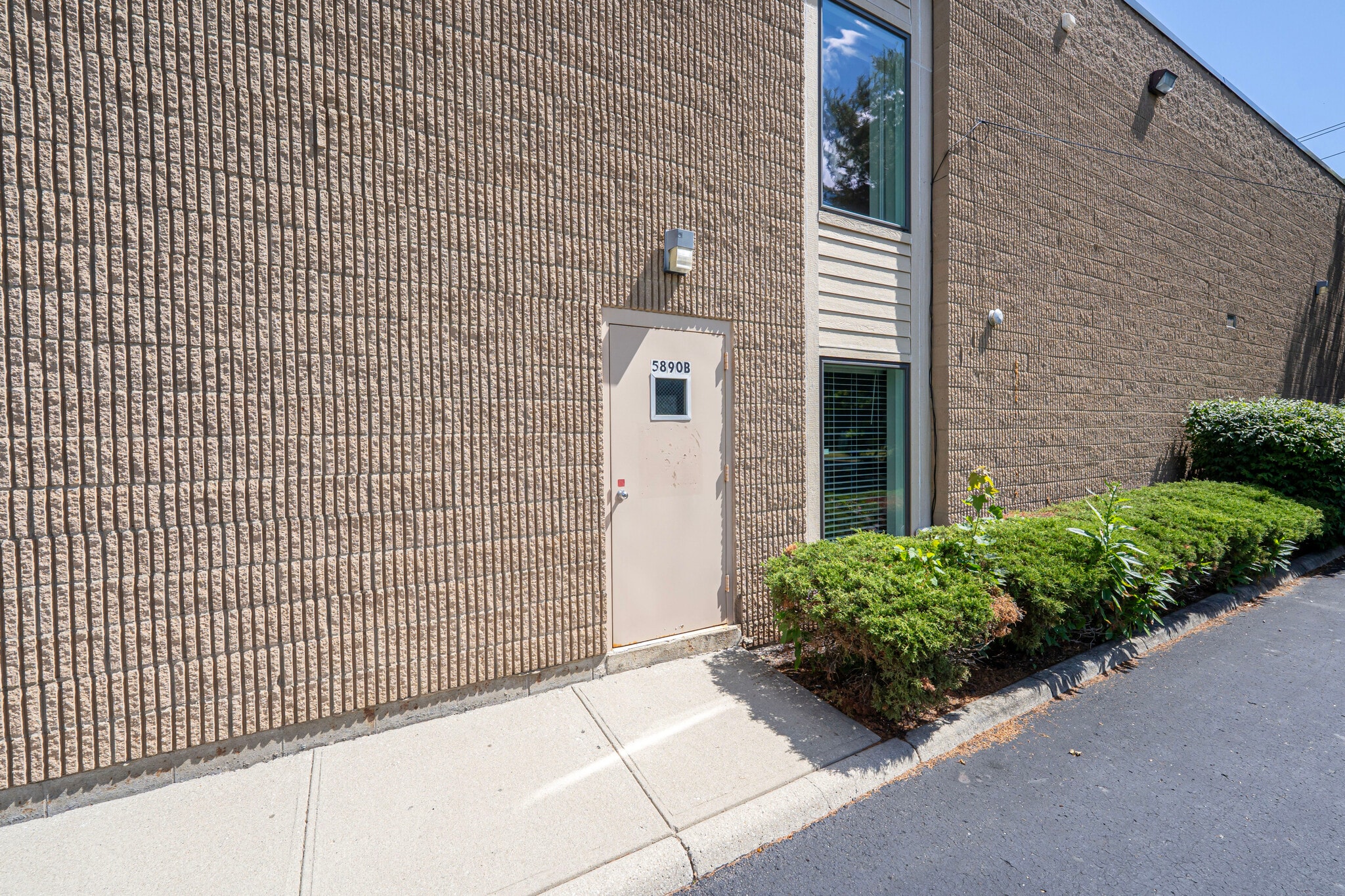 5890-5898 Chandler Ct, Westerville, OH à louer Photo de l’immeuble– Image 1 sur 9