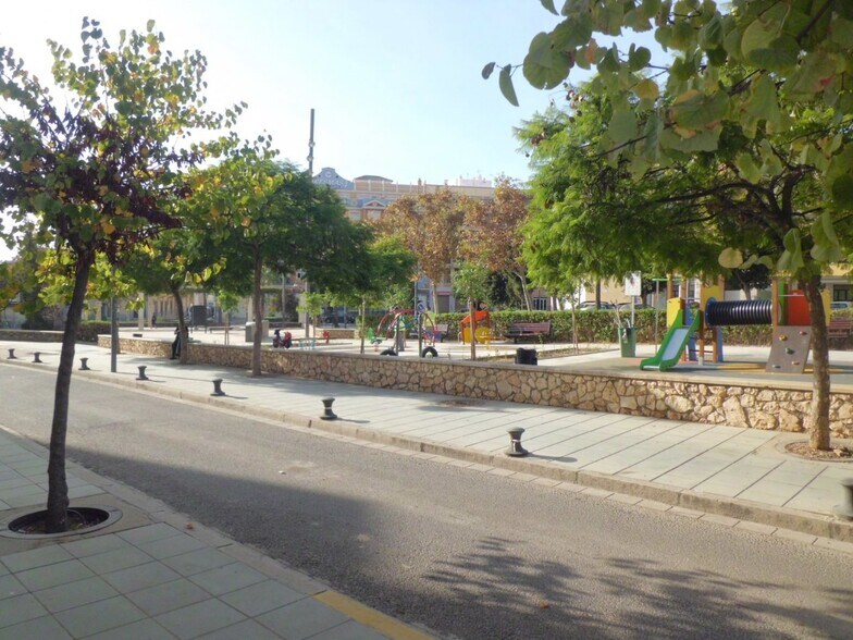 Local commercial dans El Ejido, Almería à louer - Photo de l’immeuble – Image 2 sur 3