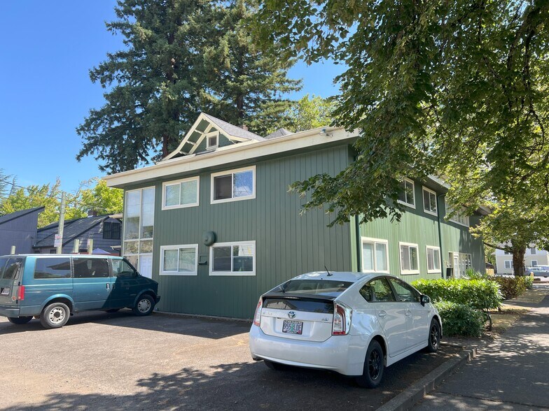 601 SW Washington Ave, Corvallis, OR à vendre - Photo de l’immeuble – Image 3 sur 24