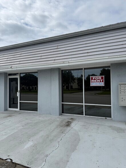 1657 20th St, Vero Beach, FL à louer - Photo de l’immeuble – Image 2 sur 8
