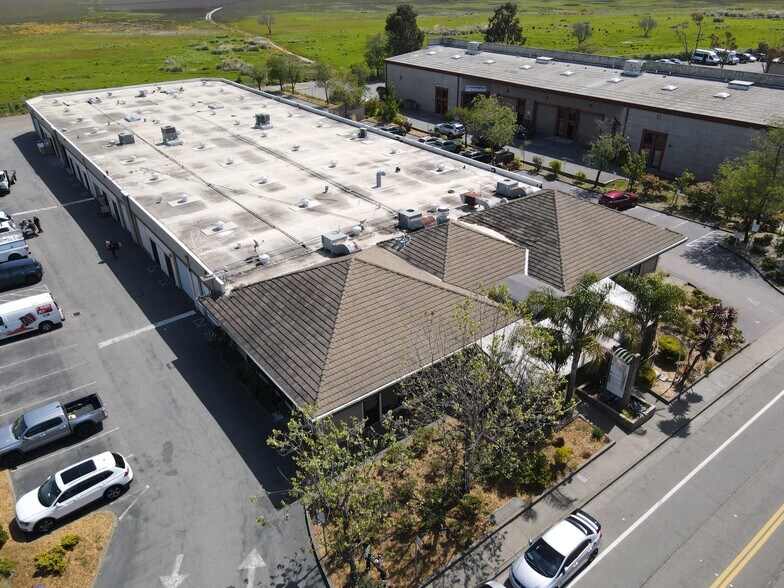 3060 Kerner Blvd, San Rafael, CA à louer - Photo de l’immeuble – Image 2 sur 6