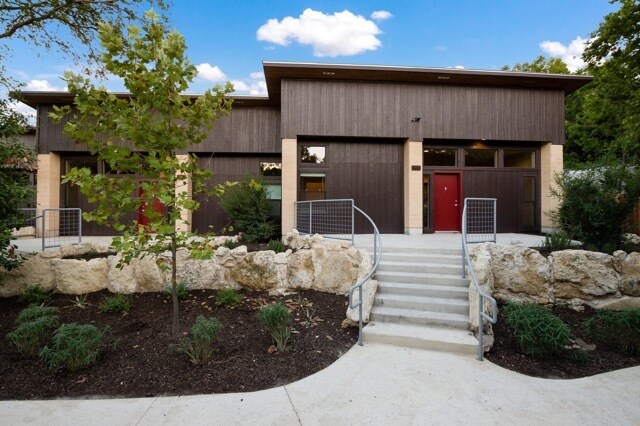 3050 Eisenhauer Rd, San Antonio, TX à vendre - Photo de l’immeuble – Image 2 sur 13