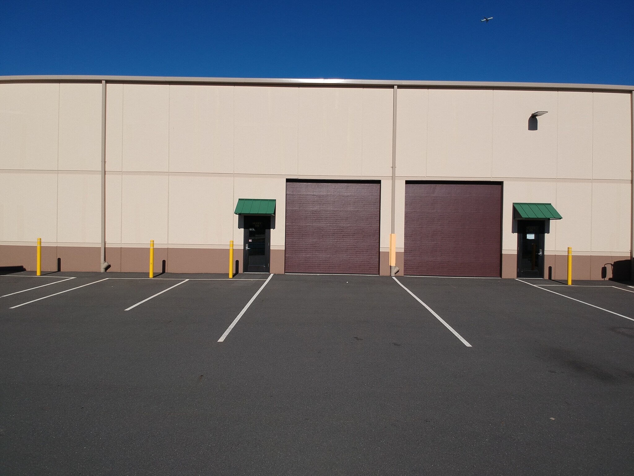 20 Haypress Rd, Cranbury, NJ à louer Photo principale– Image 1 sur 8