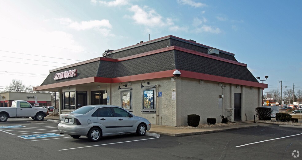 2095 N Lindbergh Blvd, Florissant, MO à louer - Photo de l’immeuble – Image 2 sur 2