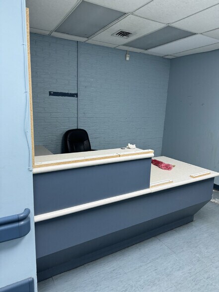 408 E 137th St, Bronx, NY à louer - Photo de l’immeuble – Image 3 sur 14