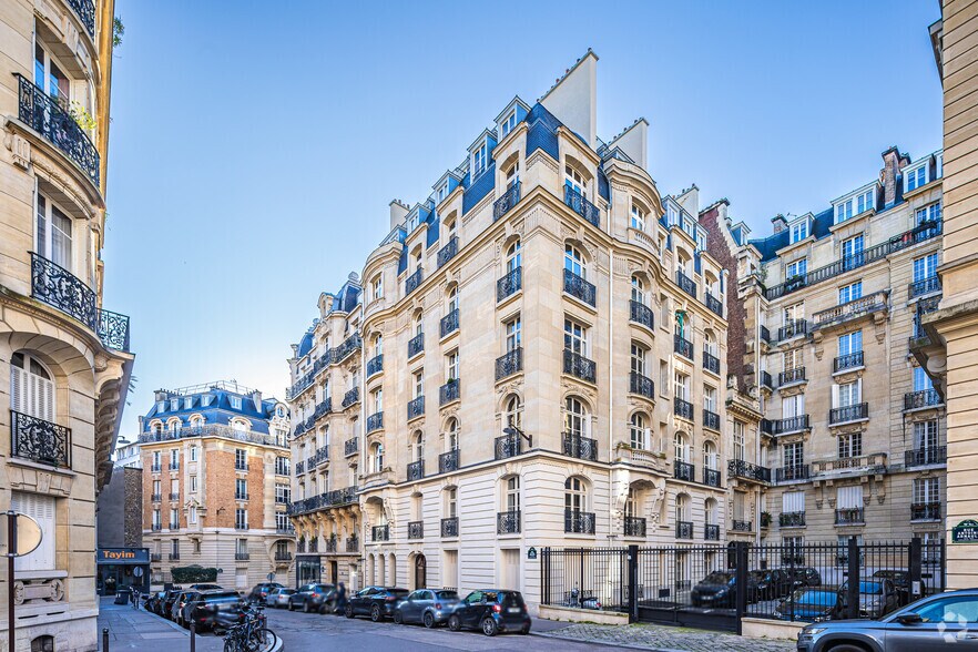 Rue Antoine Arnauld, Paris à louer - Photo de l’immeuble – Image 1 sur 10