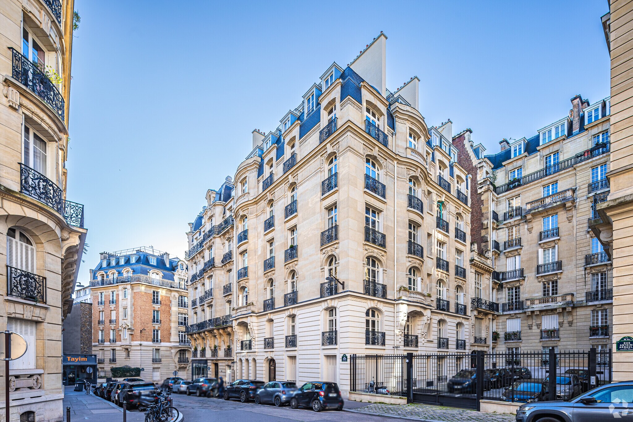Rue Antoine Arnauld, Paris à louer Photo de l’immeuble– Image 1 sur 11