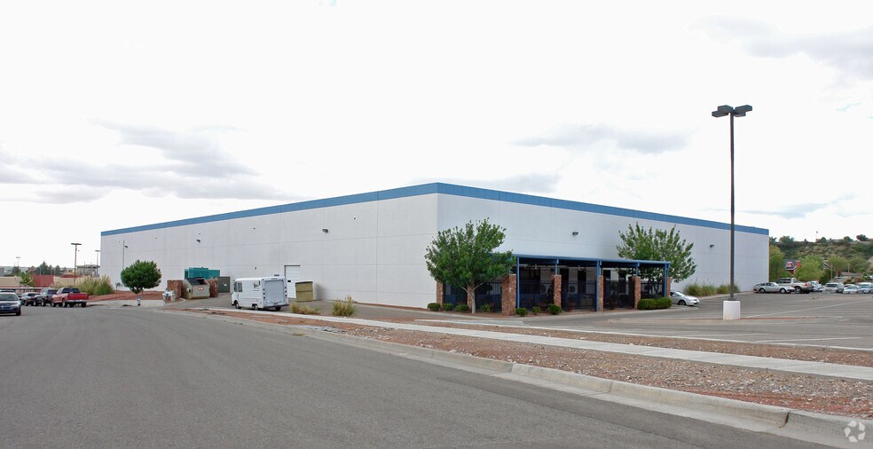 500 S Mesa Hills Dr, El Paso, TX à louer - Photo de l’immeuble – Image 3 sur 4