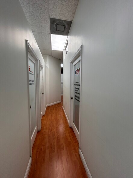 19300 W Dixie Hwy, Miami, FL à louer - Photo intérieure – Image 3 sur 13