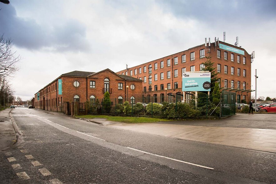Albert St, Oldham à louer - Photo de l’immeuble – Image 3 sur 6