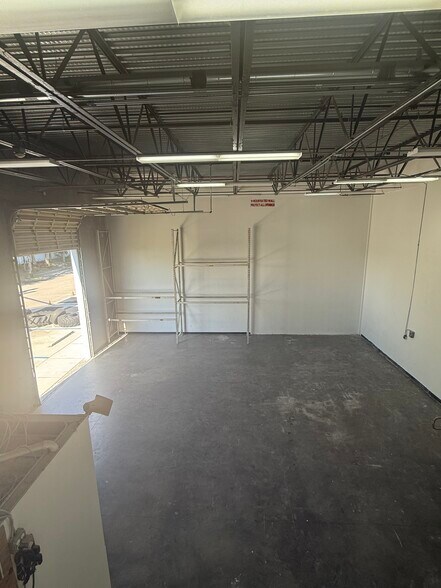 342 Pike Rd, West Palm Beach, FL à louer - Photo intérieure – Image 3 sur 6