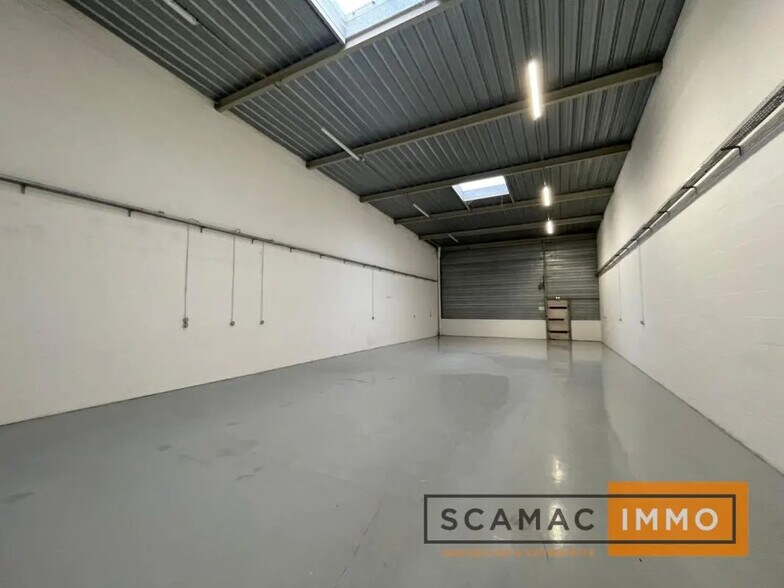 Industriel/Logistique dans Chilly-Mazarin à louer - Photo de l’immeuble – Image 2 sur 8