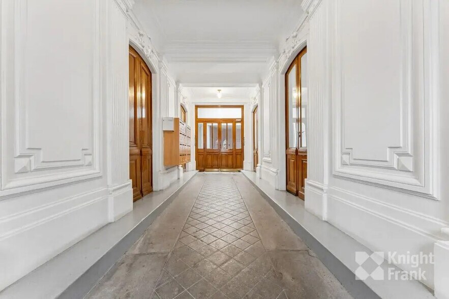54 Rue De Ponthieu, Paris à louer - Hall d’entrée – Image 3 sur 17