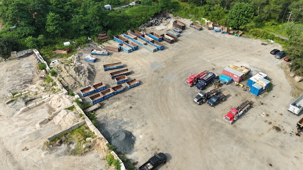 4371 Middle Country Rd, Calverton, NY à louer - Photo de l’immeuble – Image 3 sur 7