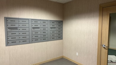 N922 & N926 Tower View Dr, Greenville, WI à louer Hall d’entrée– Image 1 sur 4