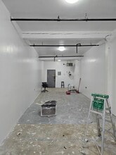 600 Johnson Ave, Brooklyn, NY à louer Photo intérieure– Image 2 sur 4