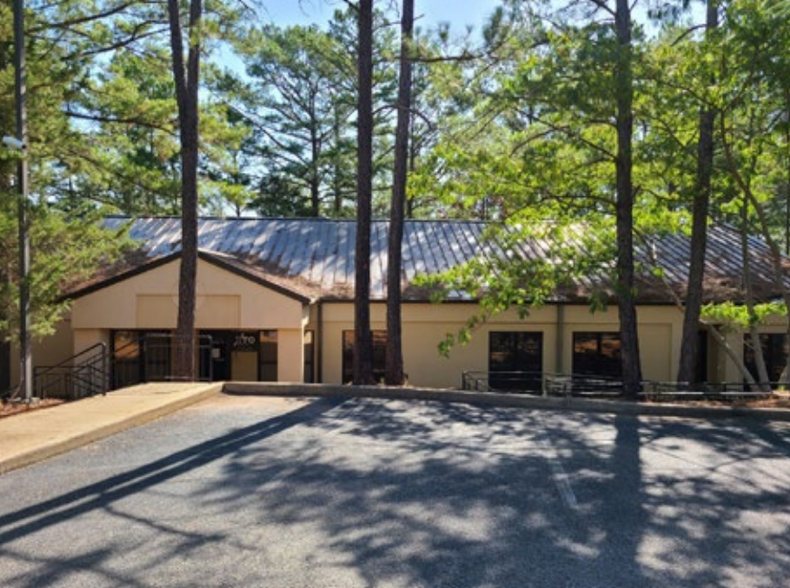 6131 Paluxy Dr, Tyler, TX à vendre - Photo de l’immeuble – Image 1 sur 3