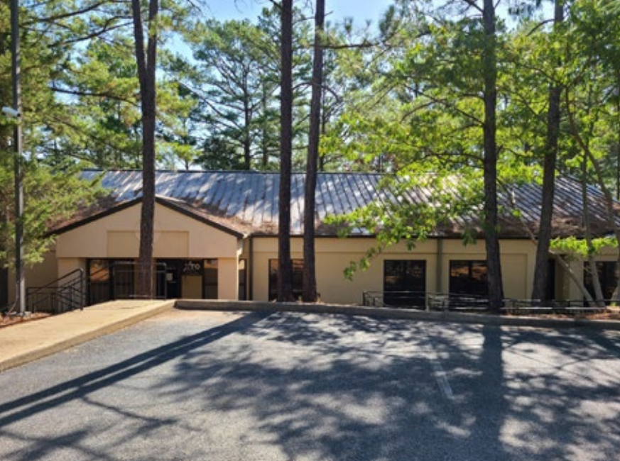 6131 Paluxy Dr, Tyler, TX à vendre Photo de l’immeuble– Image 1 sur 4