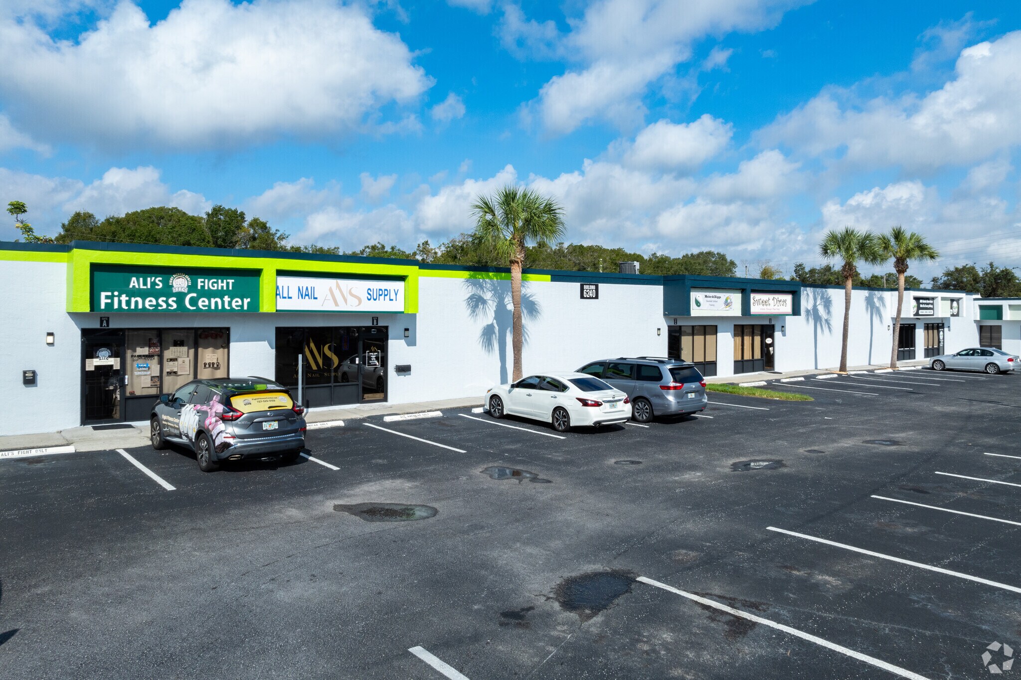 6240 39th St N, Pinellas Park, FL à louer Photo de l’immeuble– Image 1 sur 33
