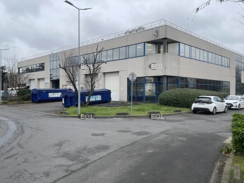 Local d’activités dans Gennevilliers à louer - Photo de l’immeuble – Image 1 sur 7