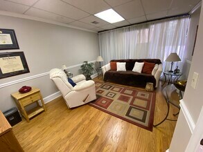 1549 Clairmont Rd, Decatur, GA à louer Photo intérieure– Image 1 sur 3