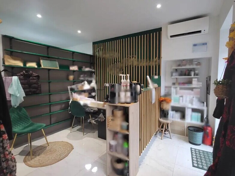 Local commercial dans Drap à louer - Photo intérieure – Image 1 sur 3