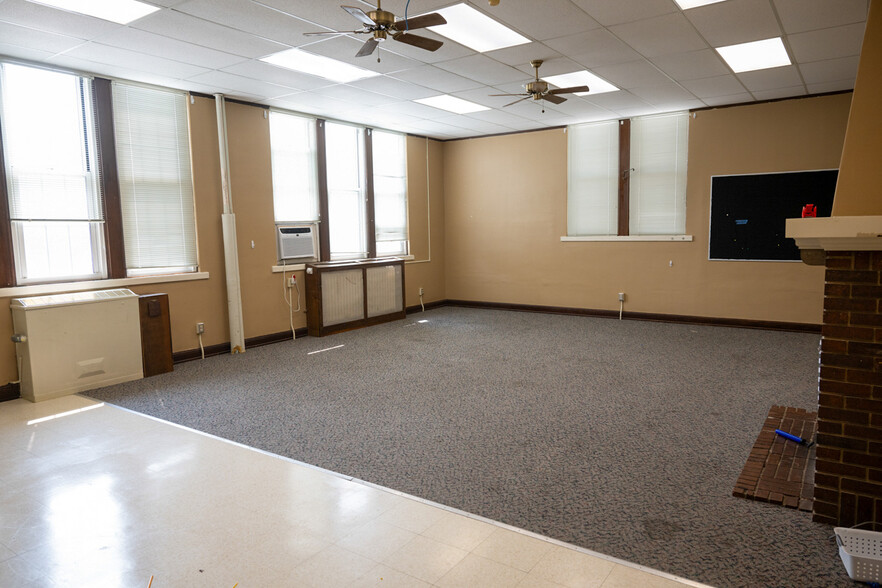 315 S Market St, Emporia, KS à vendre - Photo de l’immeuble – Image 3 sur 7
