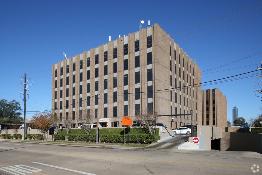 5959 West Loop South, Bellaire, TX à louer - Photo de l’immeuble – Image 3 sur 11