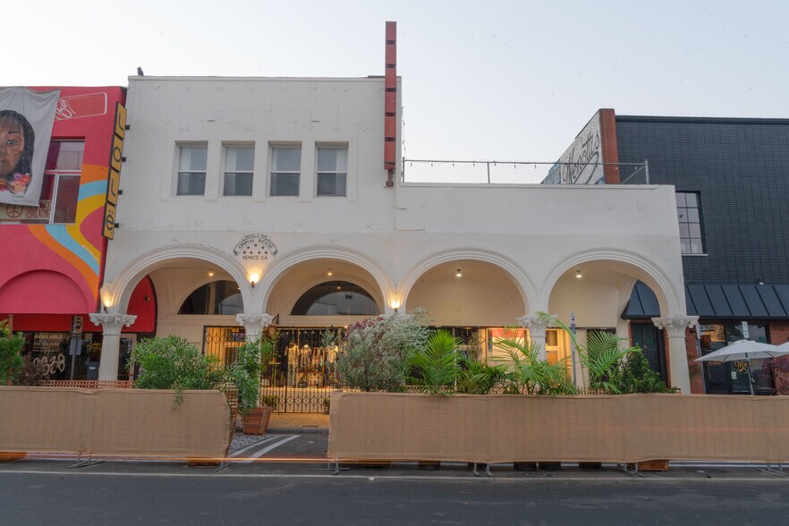 62-66 Windward Ave, Venice, CA à louer - Photo de l’immeuble – Image 3 sur 44