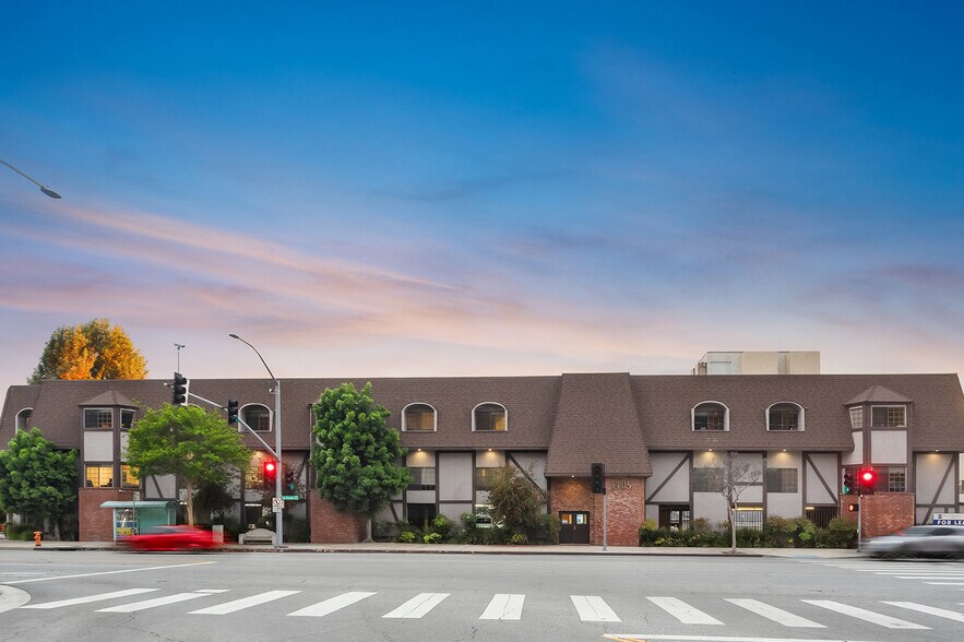 1405 N San Fernando Blvd, Burbank, CA à vendre - Photo de l’immeuble – Image 2 sur 7
