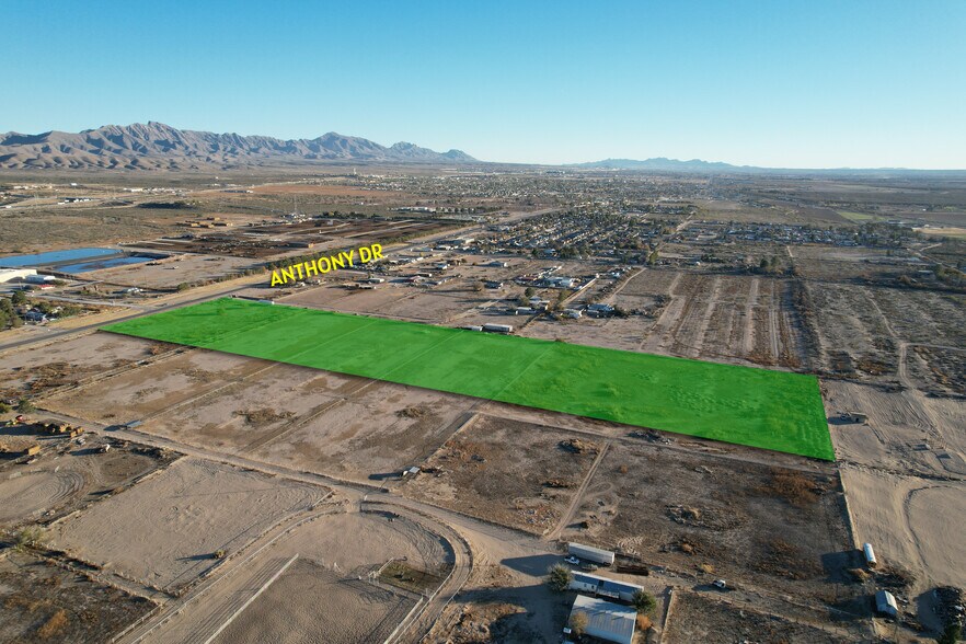 2025 Anthony Dr, Anthony, NM à vendre - Photo de l’immeuble – Image 2 sur 8