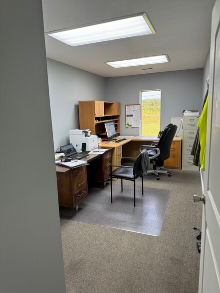 16011 State Road 60, Borden, IN à louer - Photo de l’immeuble – Image 3 sur 7