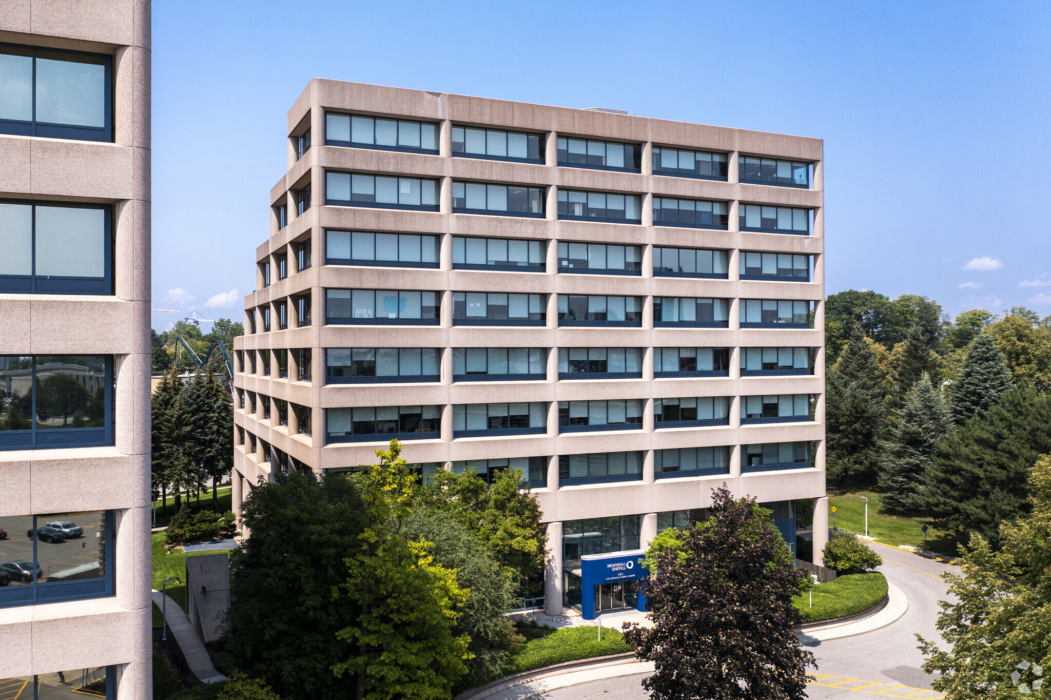 895 Don Mills Rd, Toronto, ON à louer Photo principale– Image 1 sur 7