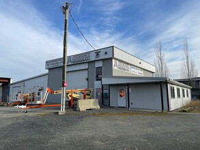 26027 30A Ave, Langley Twp, BC à louer Photo de l’immeuble– Image 2 sur 3