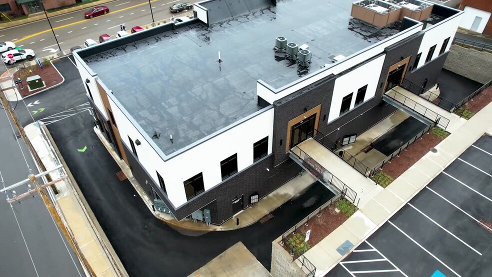 1050 University Ave, Morgantown, WV à louer - Vidéo sur l’annonce professionnelle – Image 2 sur 8