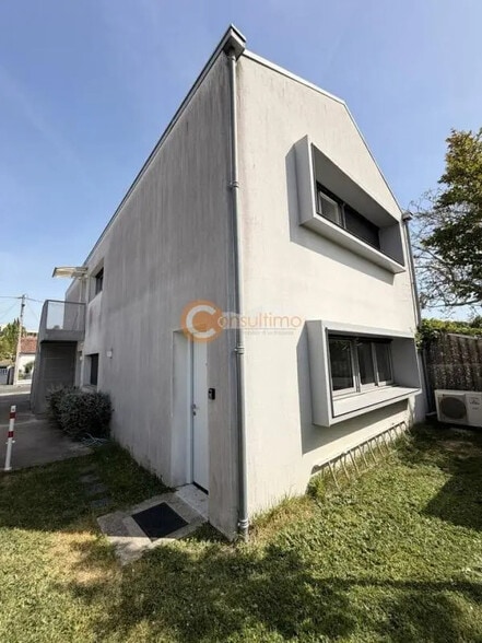 Local d'activités dans Cenon à vendre - Photo de l’immeuble – Image 2 sur 8