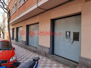 Local commercial dans Sant Joan Despí, Barcelona à louer Photo de l’immeuble– Image 2 sur 5