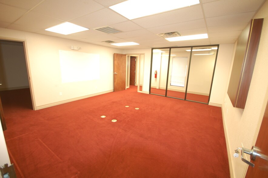 6501 Boeing Dr, El Paso, TX à louer - Photo intérieure – Image 3 sur 16