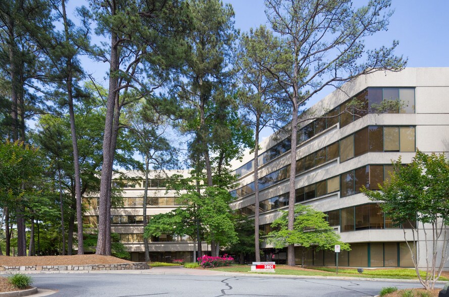 2801 Buford Hwy NE, Atlanta, GA à louer - Photo de l’immeuble – Image 2 sur 17