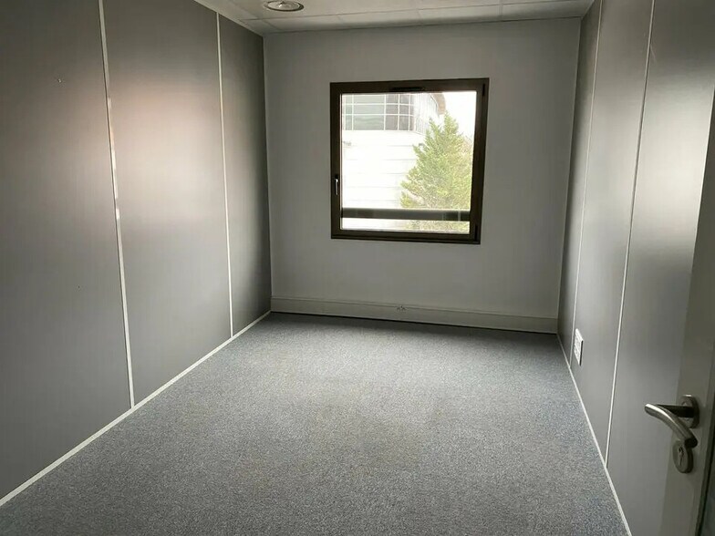 Bureau dans Lyon à louer - Photo de l’immeuble – Image 3 sur 11