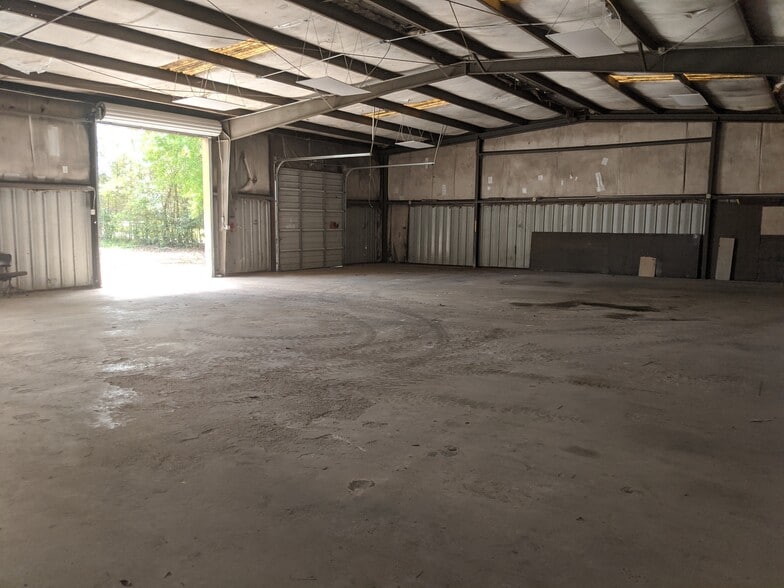 105 Hubert St, Cleveland, TX à vendre - Photo intérieure – Image 2 sur 8