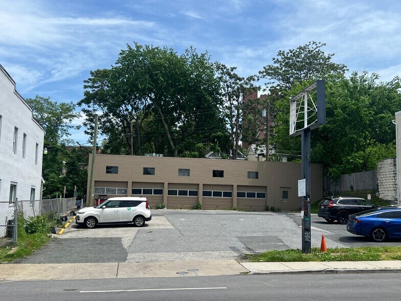 3901 Falls Rd, Baltimore, MD à vendre - Photo de l’immeuble – Image 2 sur 21