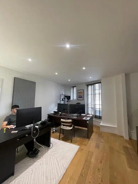 Bureau dans Paris à vendre - Photo de l’immeuble – Image 3 sur 5